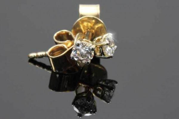 Ohrstecker mit 2 Brillanten 0,15ct in Zarge Gelbgold 18 Karat